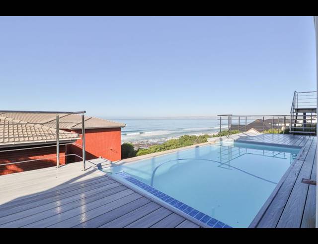 8 BEDROOM HOUSE FOR SALE IN REEBOK